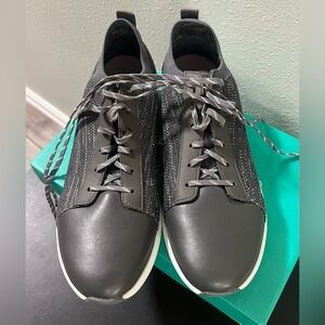 NIB TRAQ by Alegria Charcoal Smart Sneakers